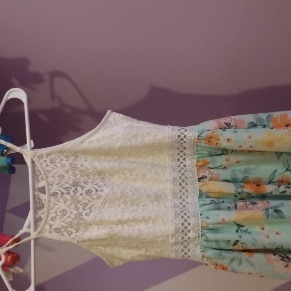 Sundress - Picture 3 of 8